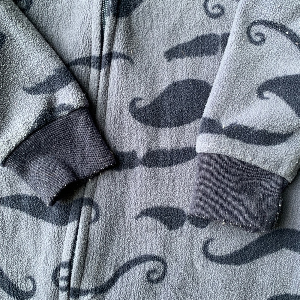 Carters soft PJs - Picture 5 of 5